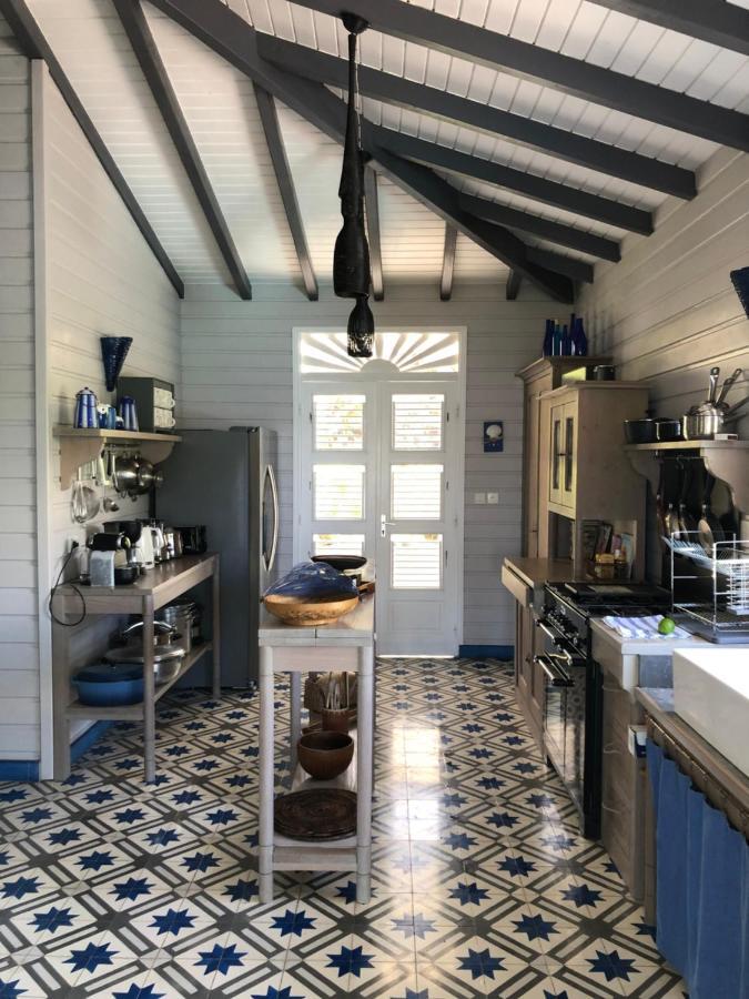 La Maison Bleue - Les Hauts De La Baie Terre-de-Bas Exterior photo